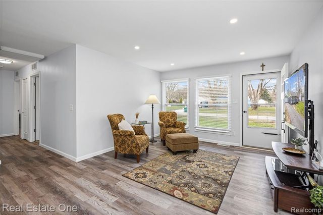 4913 Rioview Drive, Clarkston, MI 48346