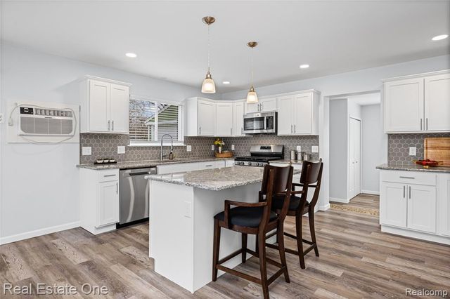 4913 Rioview Drive, Clarkston, MI 48346