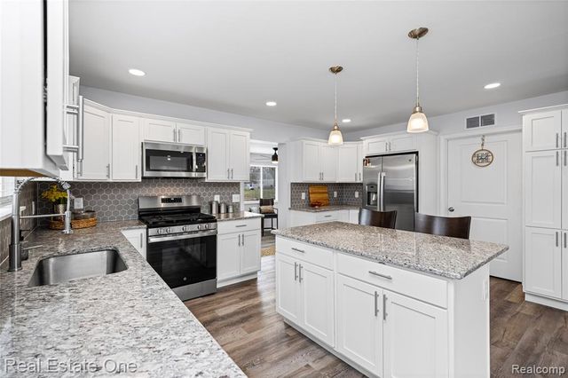 4913 Rioview Drive, Clarkston, MI 48346