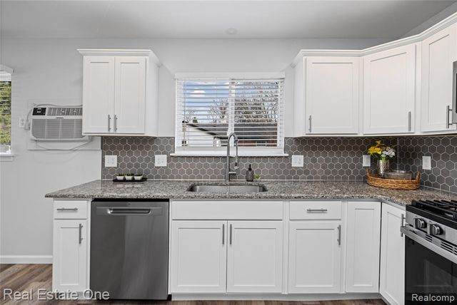 4913 Rioview Drive, Clarkston, MI 48346