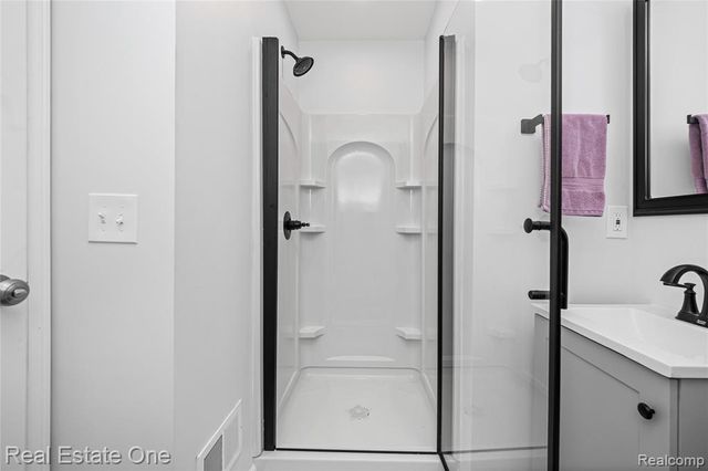 4913 Rioview Drive, Clarkston, MI 48346