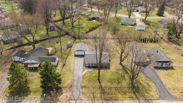 4913 Rioview Drive, Clarkston, MI 48346