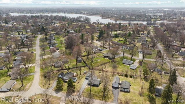 4913 Rioview Drive, Clarkston, MI 48346