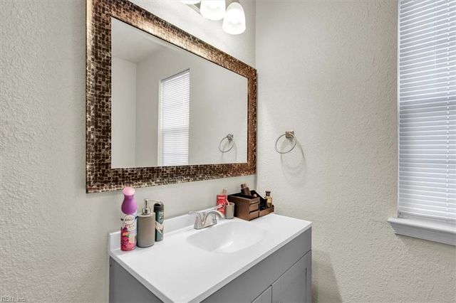 223 N 7th ST, Suffolk, VA 23434