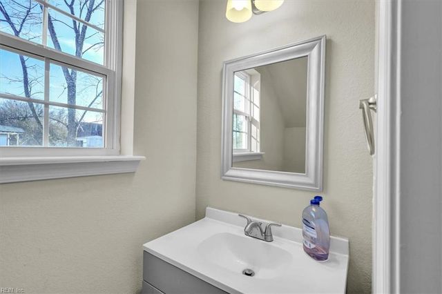 223 N 7th ST, Suffolk, VA 23434