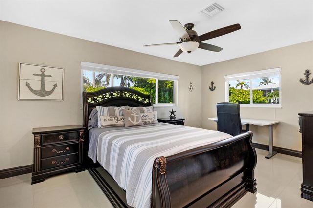981 SE 10TH Court, Pompano Beach, FL 33060