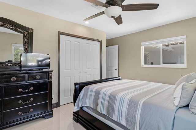 981 SE 10TH Court, Pompano Beach, FL 33060