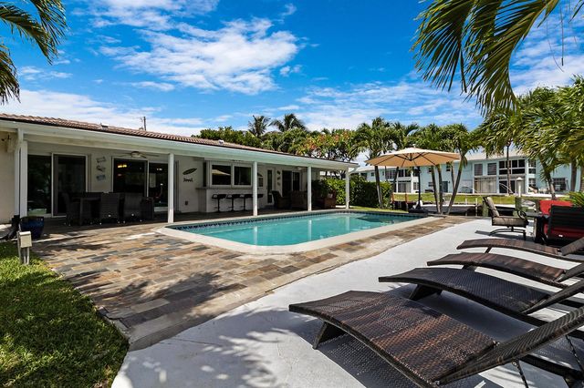 981 SE 10TH Court, Pompano Beach, FL 33060