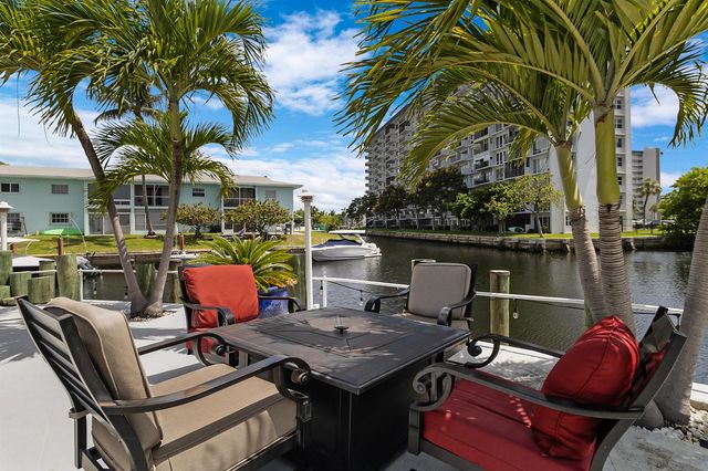 981 SE 10TH Court, Pompano Beach, FL 33060