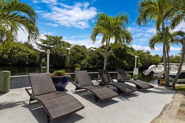 981 SE 10TH Court, Pompano Beach, FL 33060