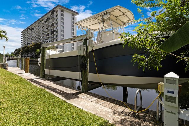 981 SE 10TH Court, Pompano Beach, FL 33060