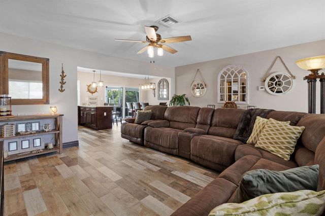 981 SE 10TH Court, Pompano Beach, FL 33060