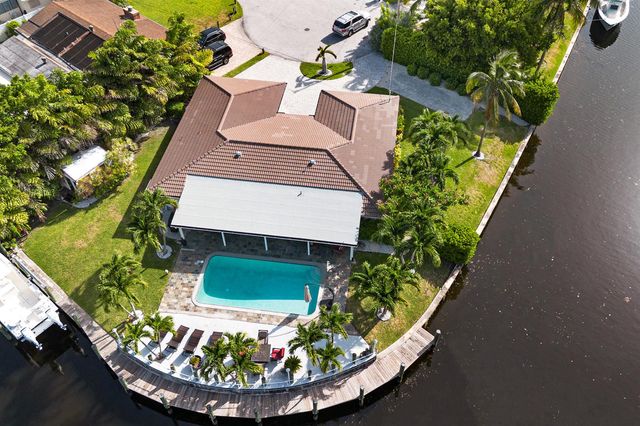 981 SE 10TH Court, Pompano Beach, FL 33060