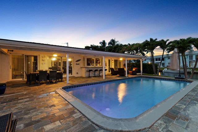 981 SE 10TH Court, Pompano Beach, FL 33060