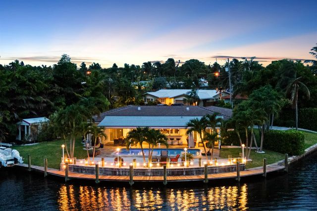 981 SE 10TH Court, Pompano Beach, FL 33060