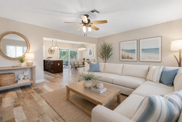 981 SE 10TH Court, Pompano Beach, FL 33060