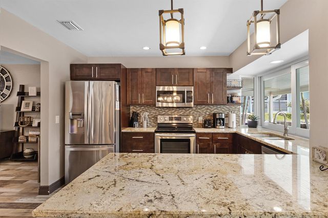 981 SE 10TH Court, Pompano Beach, FL 33060