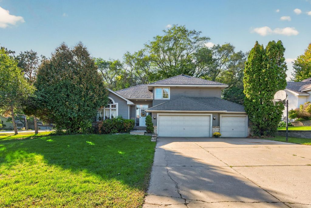 2883 Duluth Street, Maplewood, MN 55109 — exterior