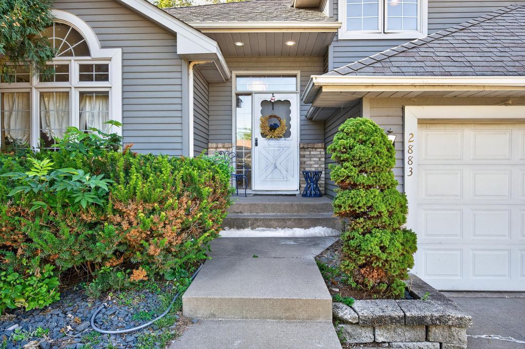 2883 Duluth Street, Maplewood, MN 55109 — photo 2