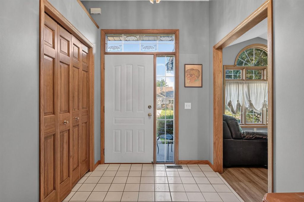 2883 Duluth Street, Maplewood, MN 55109 — photo 3