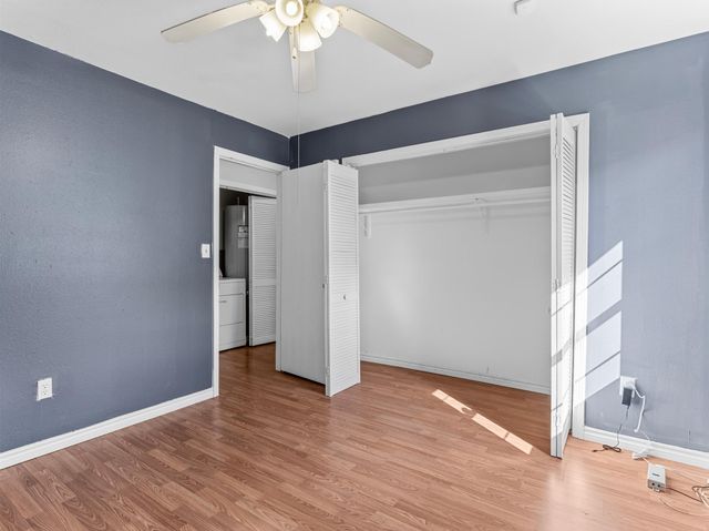 219 E Beecher Avenue, Palacios, TX 77465