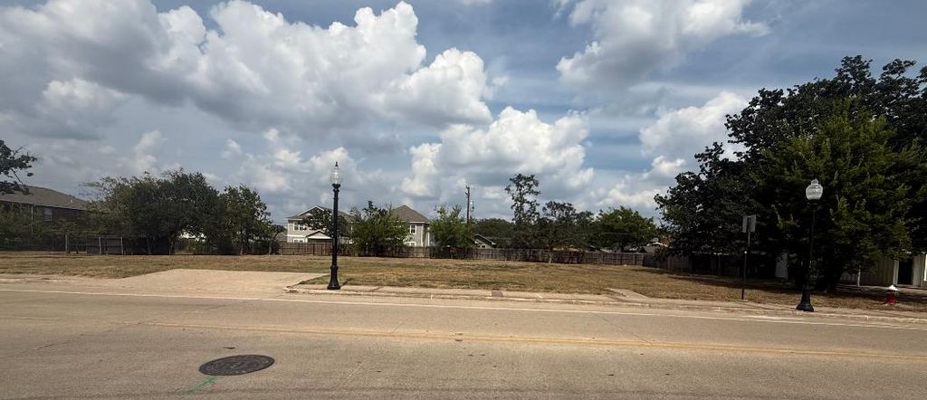 3907 College Main, Bryan, TX 77801 — photo 5