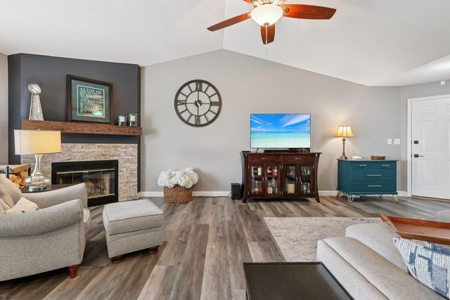 200 S Watchtower Drive, 303, Wilder, KY 41076