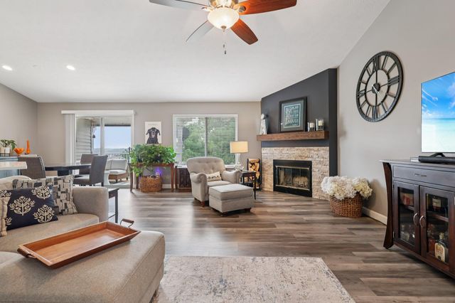 200 S Watchtower Drive, 303, Wilder, KY 41076