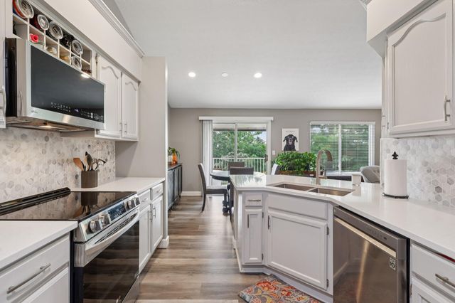 200 S Watchtower Drive, 303, Wilder, KY 41076