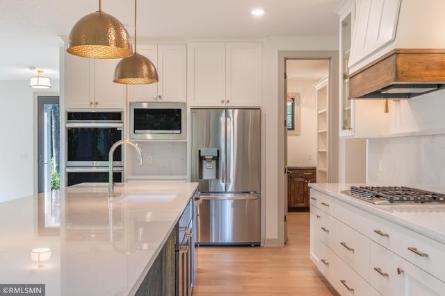 5803 S Century Ridge S, Woodbury, MN 55129