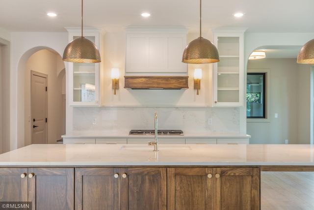 5803 S Century Ridge S, Woodbury, MN 55129