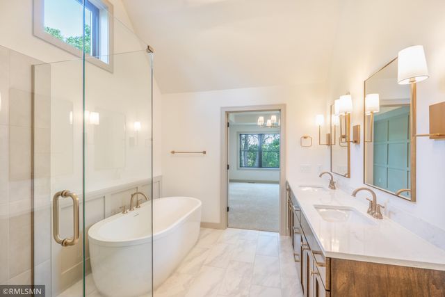 5803 S Century Ridge S, Woodbury, MN 55129