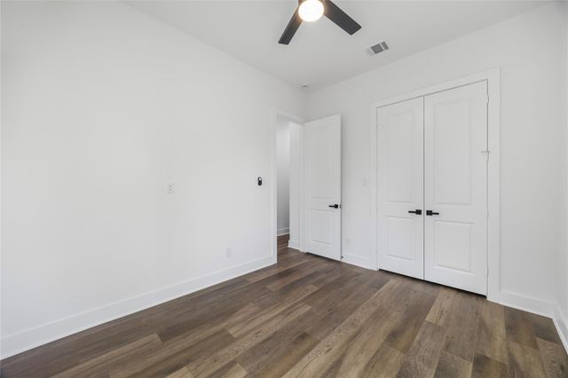 955 Elkhart Street A, Houston, TX 77091