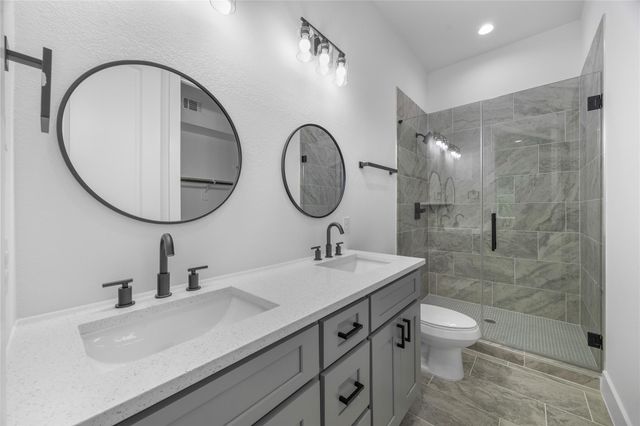 955 Elkhart Street A, Houston, TX 77091