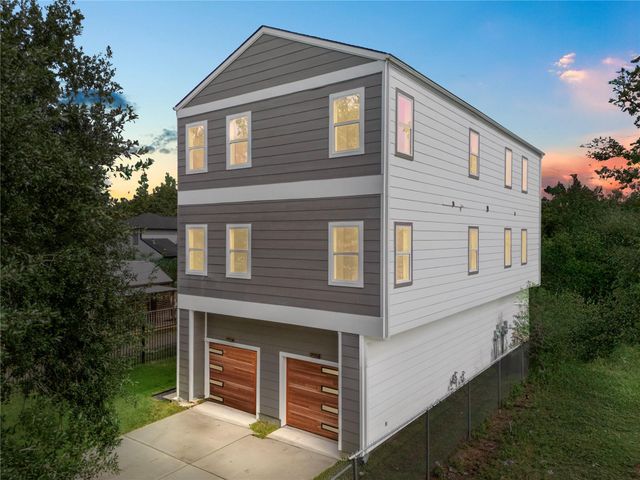 955 Elkhart Street A, Houston, TX 77091