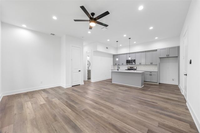 955 Elkhart Street A, Houston, TX 77091