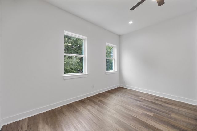 955 Elkhart Street A, Houston, TX 77091