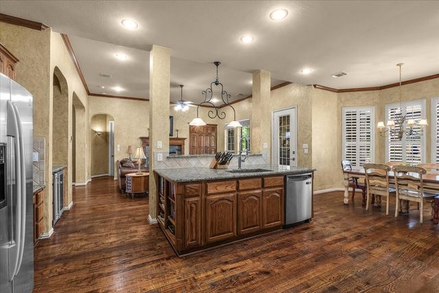 704 Landsbury Court, Keller, TX 76248