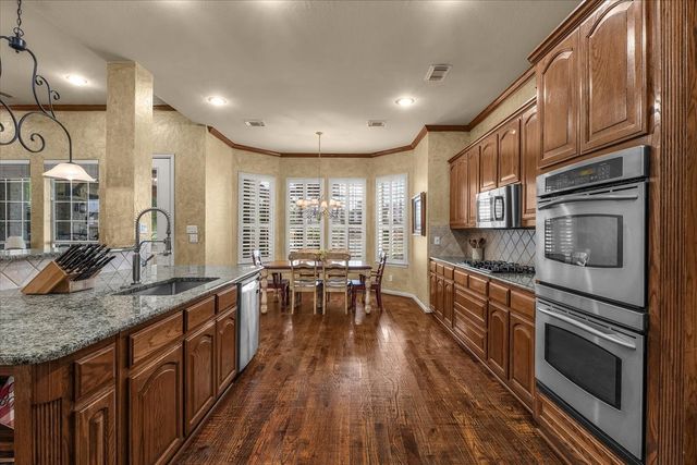 704 Landsbury Court, Keller, TX 76248