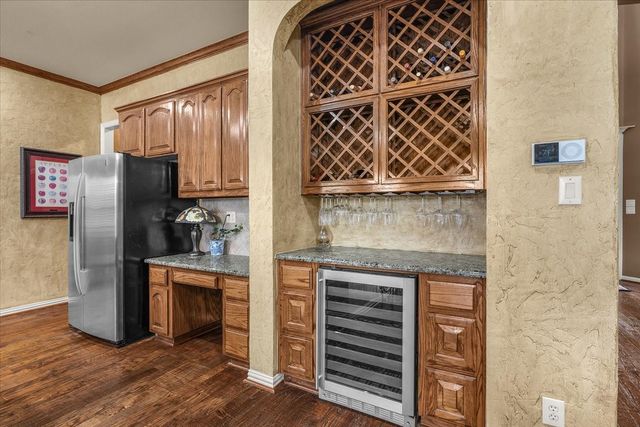 704 Landsbury Court, Keller, TX 76248