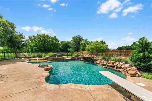 704 Landsbury Court, Keller, TX 76248