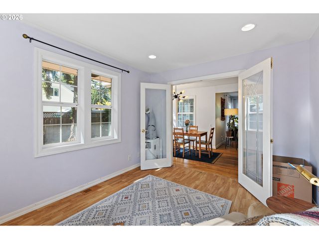150 Ne 202ND Ave, Gresham, OR 97230