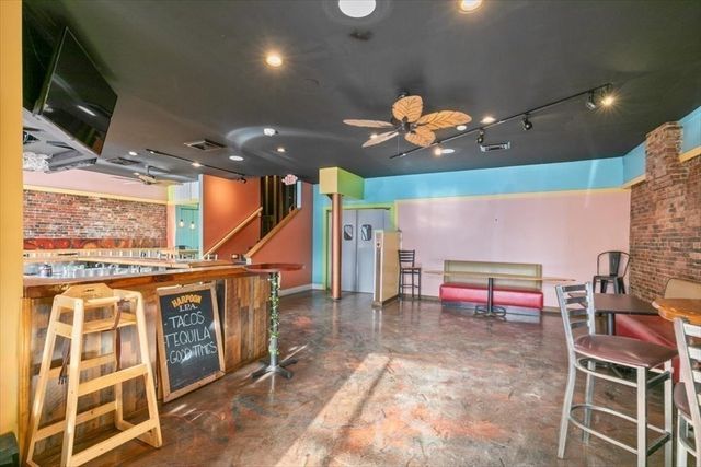 11 Elm St 1, Amesbury, MA 01913