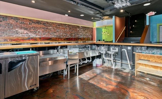 11 Elm St 1, Amesbury, MA 01913