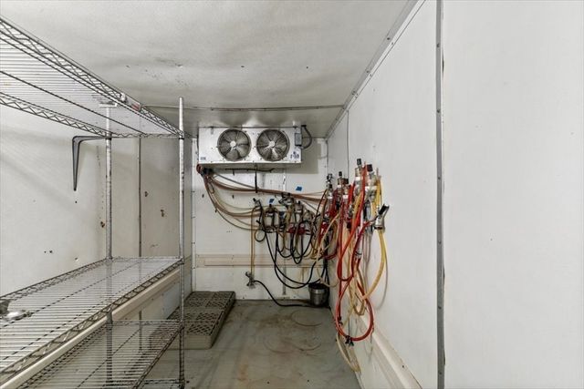 11 Elm St 1, Amesbury, MA 01913