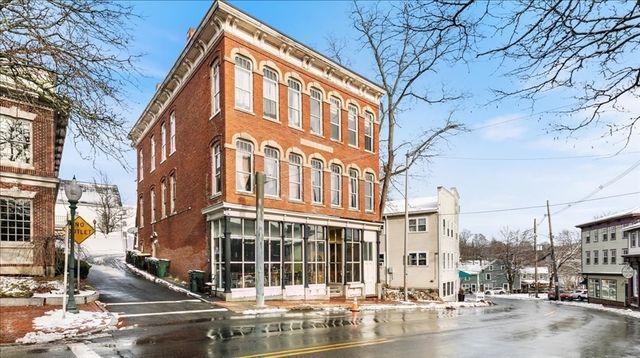 11 Elm St 1, Amesbury, MA 01913