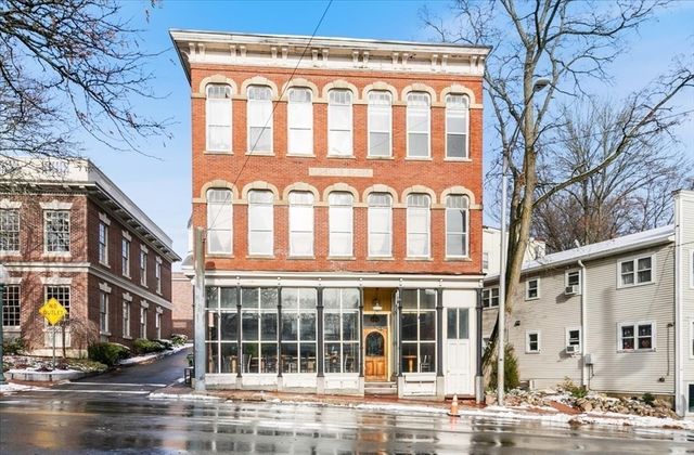 11 Elm St 1, Amesbury, MA 01913