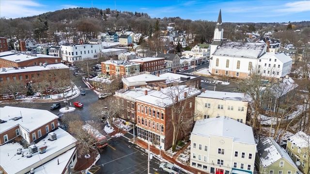 11 Elm St 1, Amesbury, MA 01913