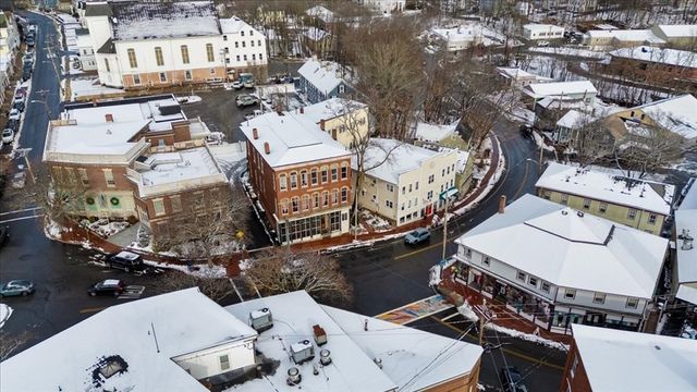 11 Elm St 1, Amesbury, MA 01913