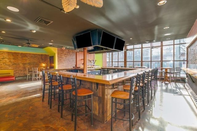 11 Elm St 1, Amesbury, MA 01913